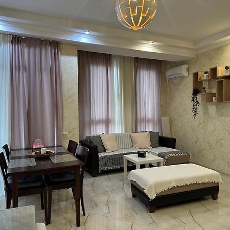 Rustaveli Apartment 113 Кутаиси Екстериор снимка