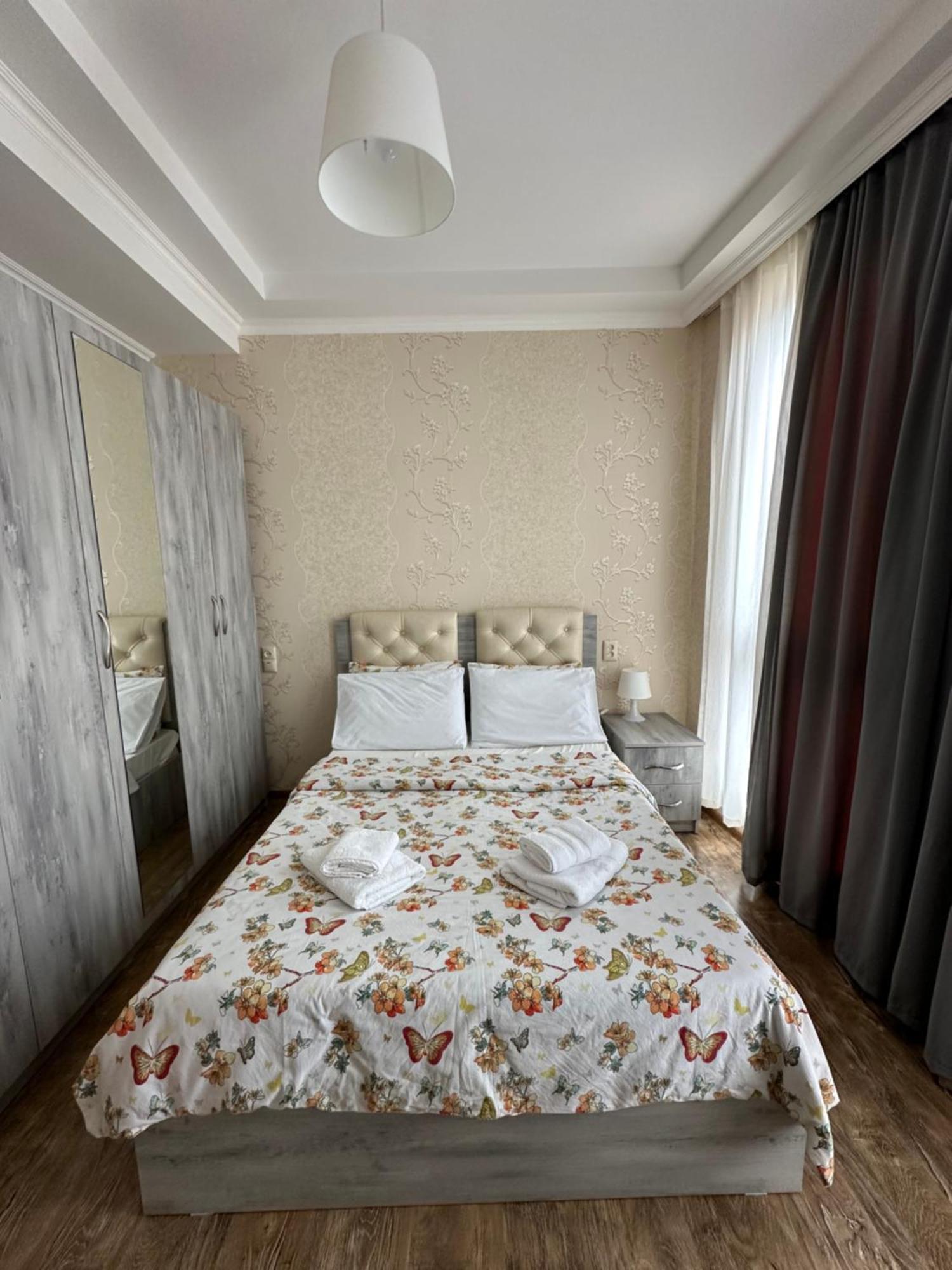 Rustaveli Apartment 113 Кутаиси Екстериор снимка